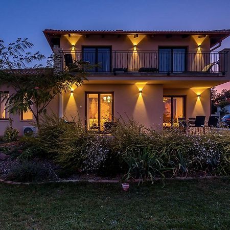 Azur Villa Balatonalmadi Exterior photo