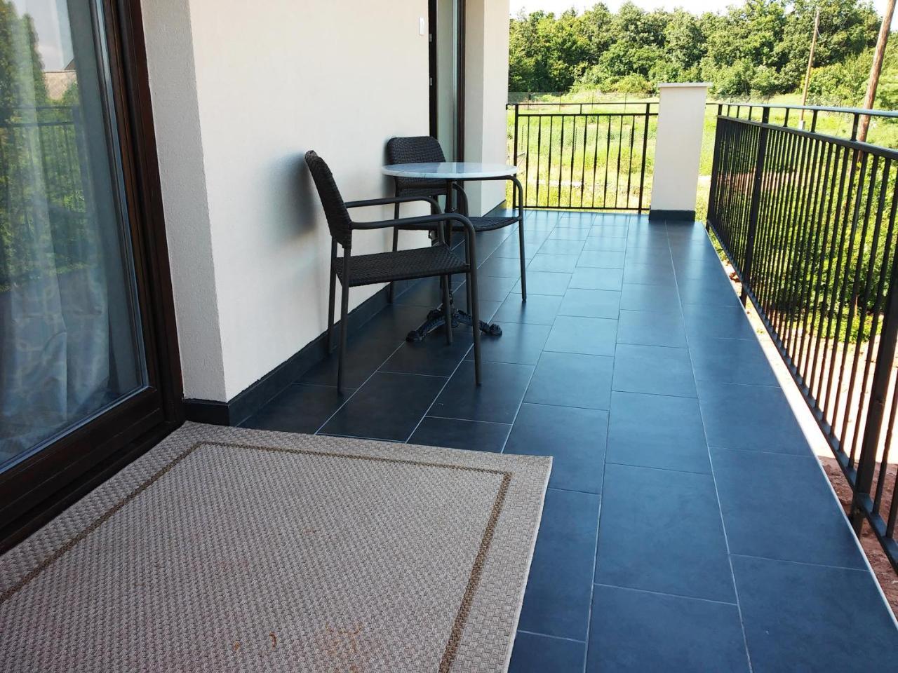 Azur Villa Balatonalmadi Exterior photo